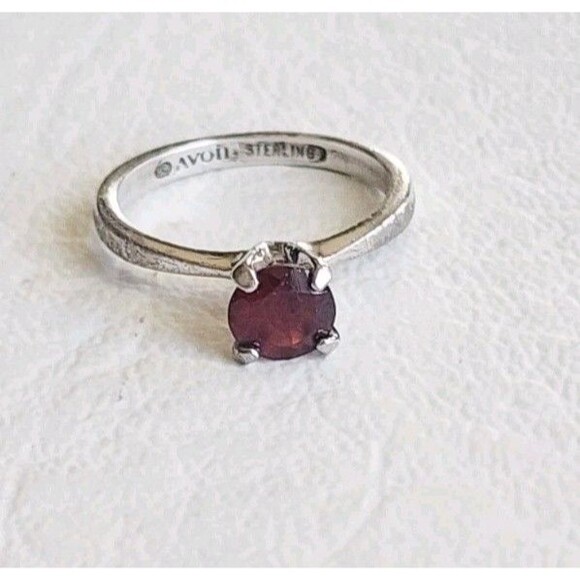 Vintage Avon Sterling Silver Solitaire Garnet Ring Size 5 - Picture 1 of 6